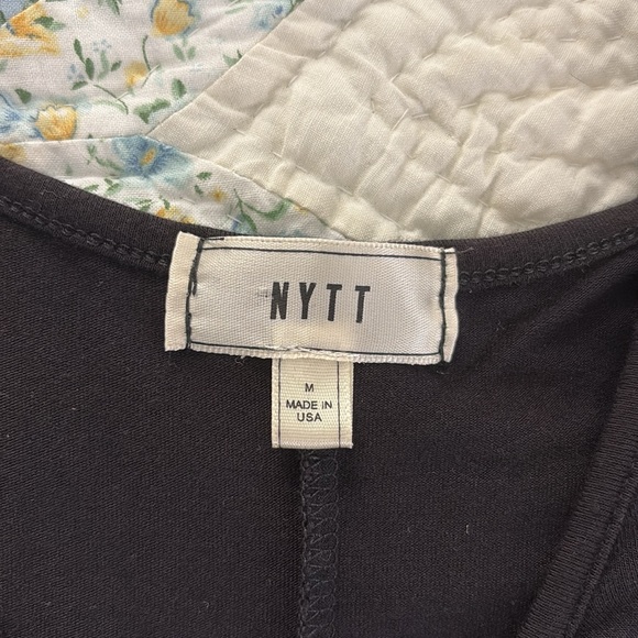 NYTT Flowy Cold Shoulder Top - Picture 4 of 7